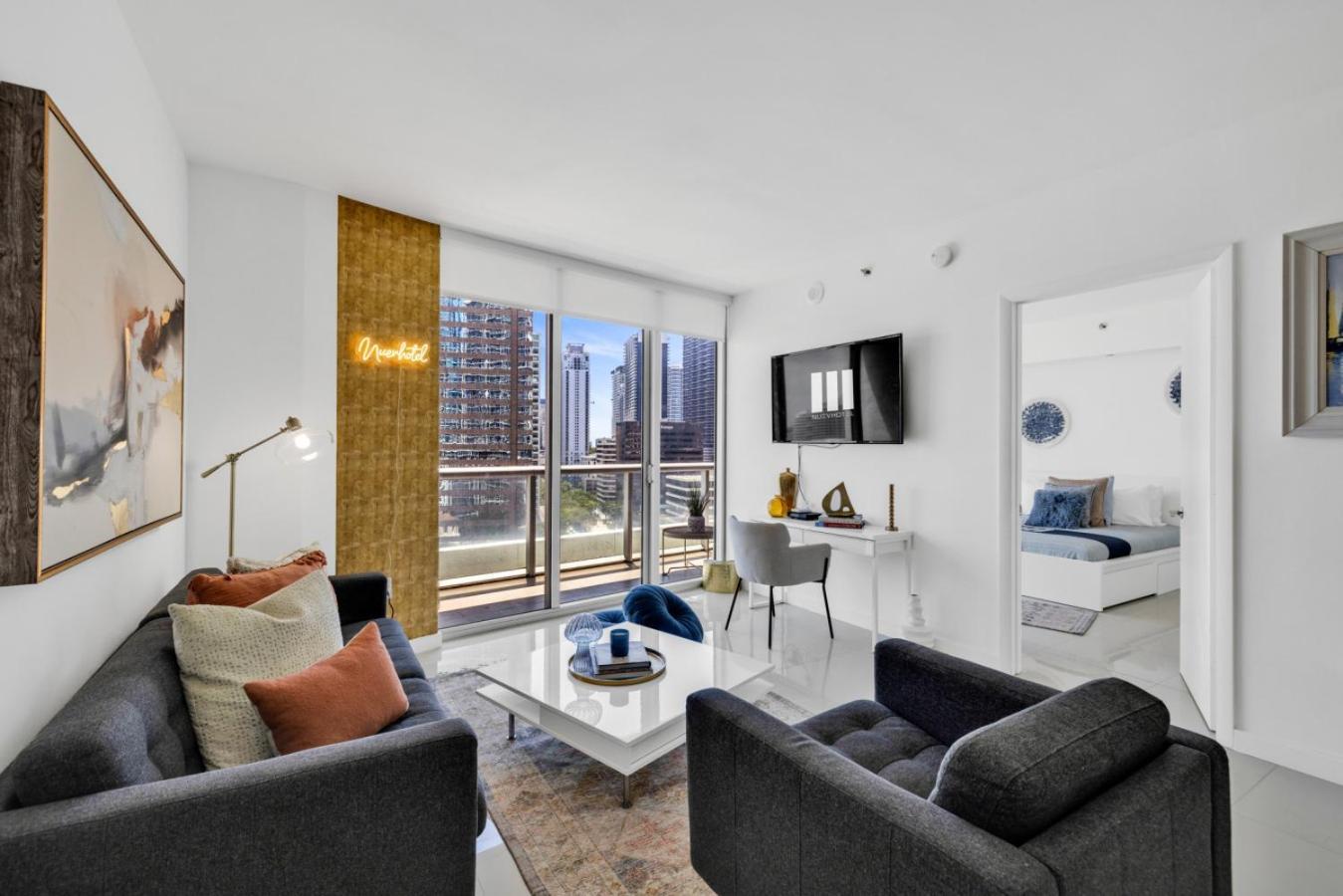 New Listing Promo W 2br Bay View 3 Pools